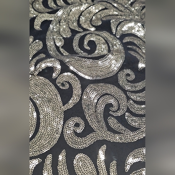 2/$20 New York And Company - Gold Sequin Tank - Size Xs - Picture 6 of 7